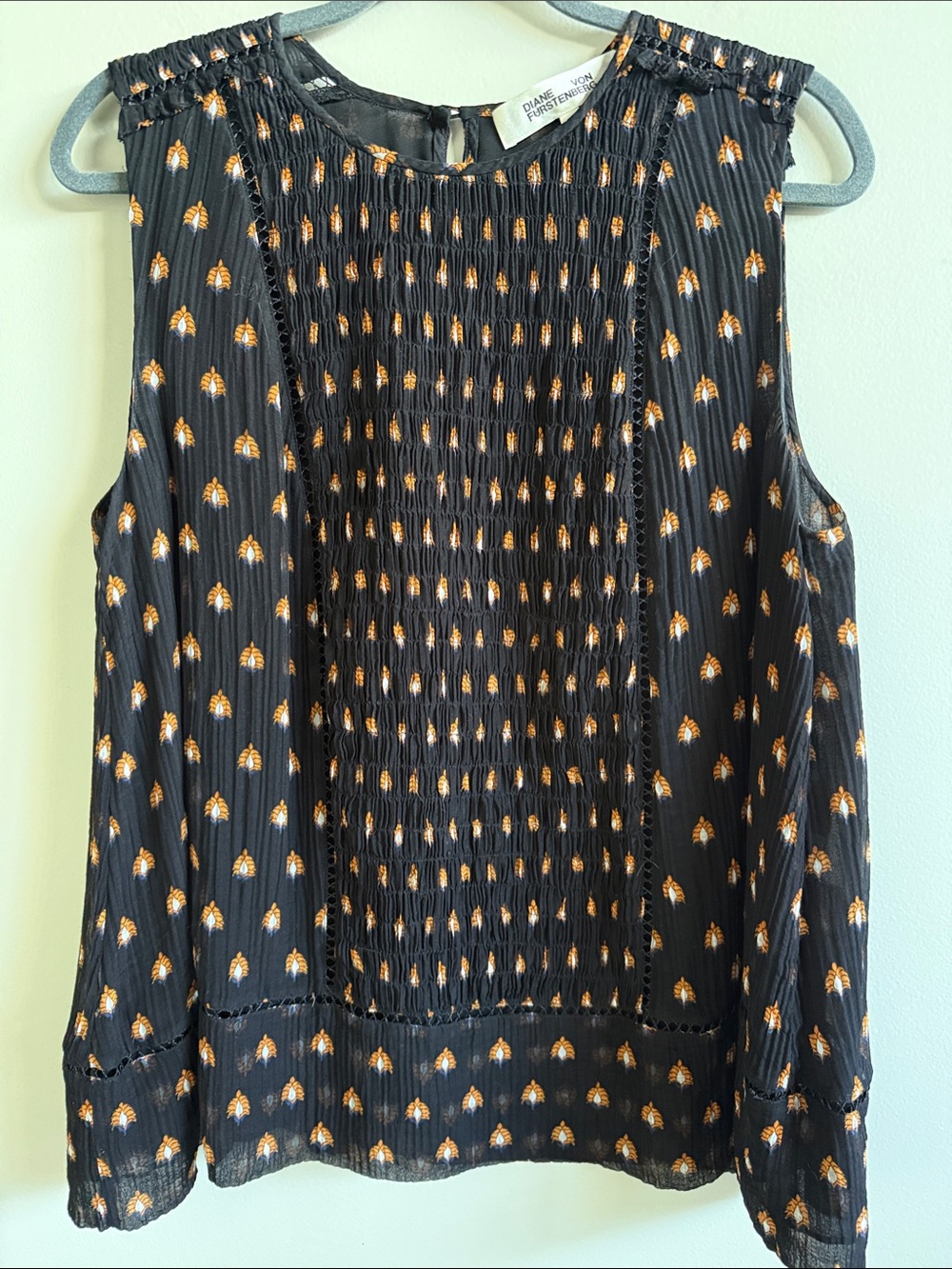 Diane von Furstenberg DVF Black Floral Sleeveless Smocked Floral Print Top Sz L
